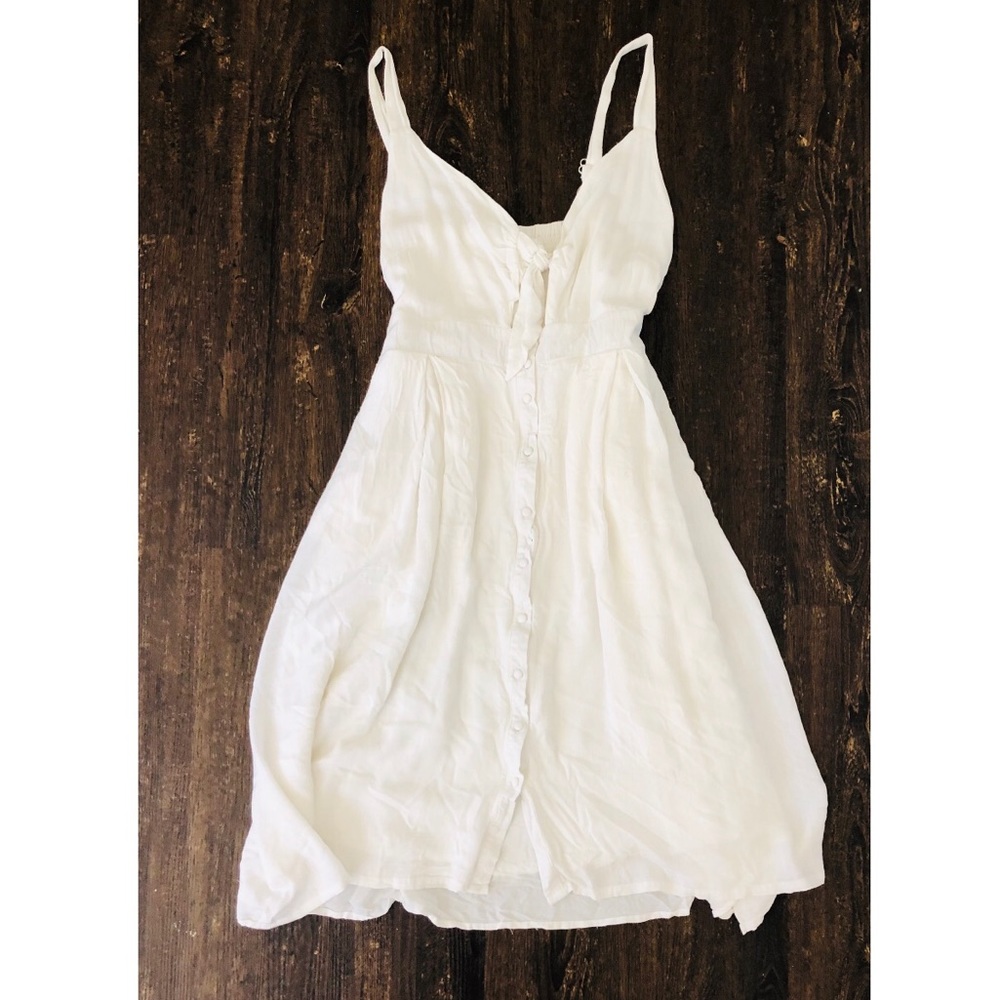 White tie keyhole dress